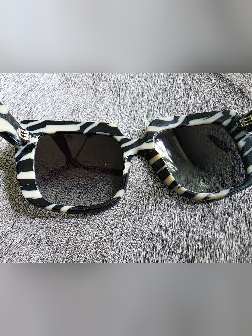 Dolce & Gabbana Zebra / Black Sun Glasses - Picture 5 of 11
